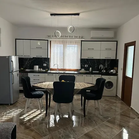 Dori Ani Apartment *